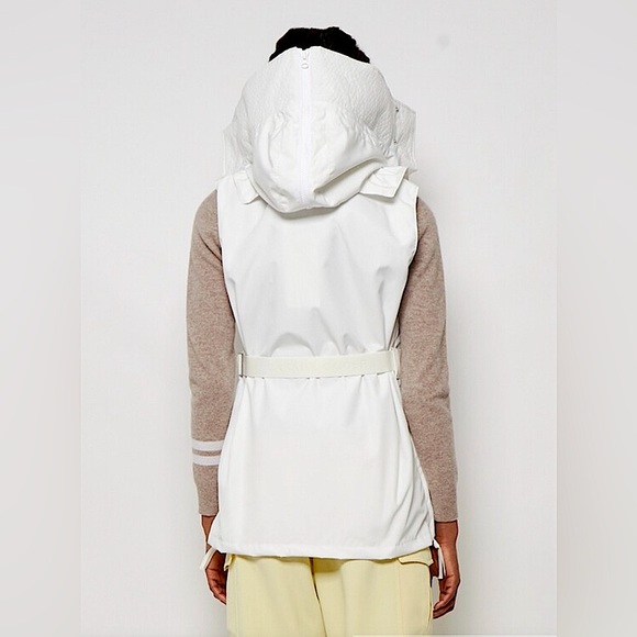 🪿🇨🇦🍁Canada Goose Belted Chaka with Hood Vest in White size Small - Picture 5 of 10